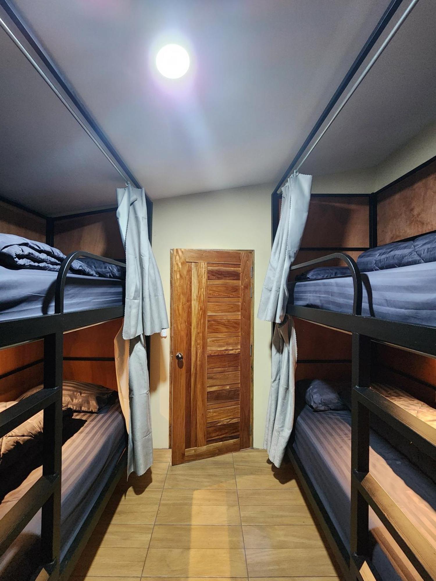 The 10 Club Hostel 通萨拉 外观 照片