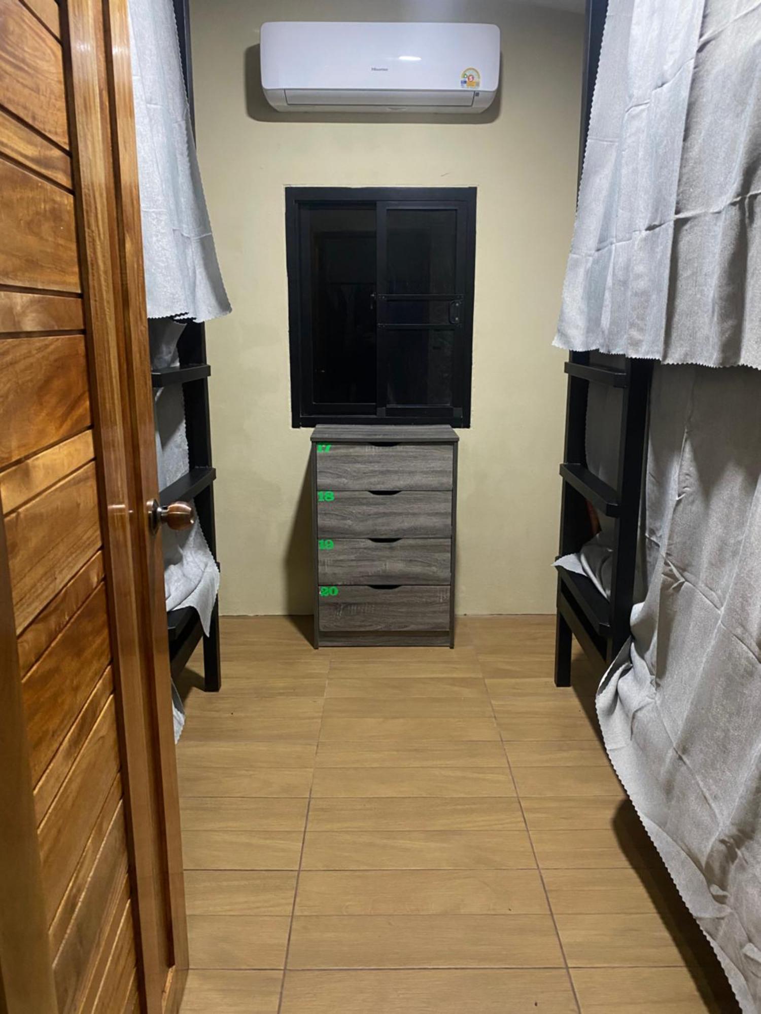 The 10 Club Hostel 通萨拉 外观 照片