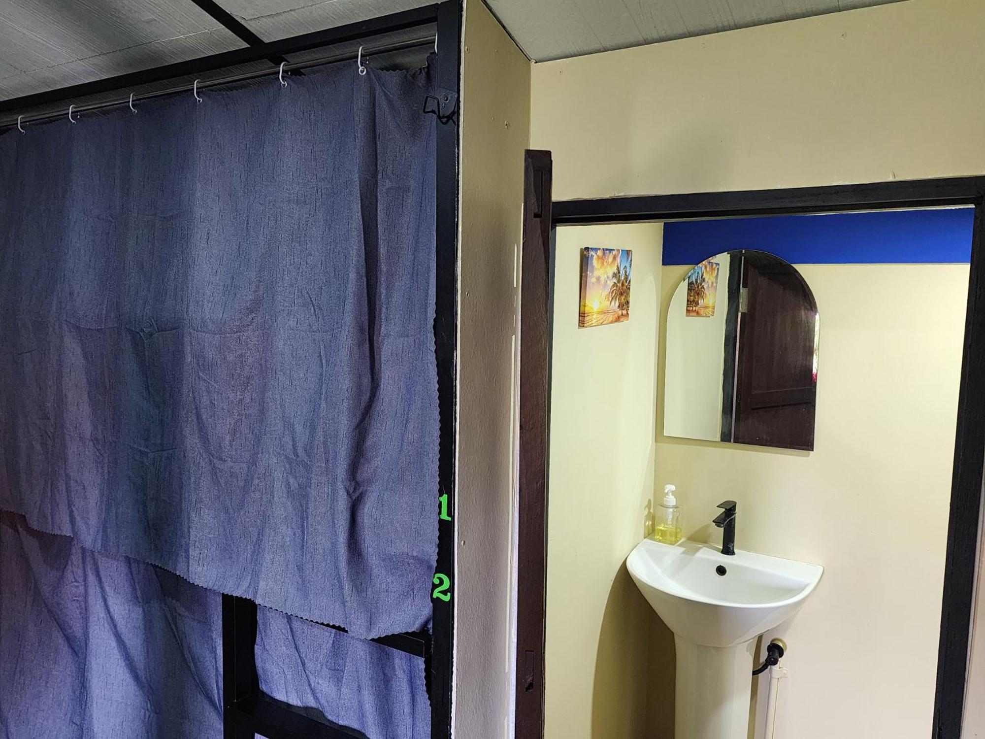 The 10 Club Hostel 通萨拉 外观 照片